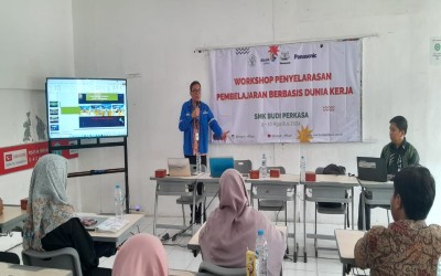 Workshop Penyelarasan Pembelajaran Berbasis Dunia Kerja SMK PK Budi Perkasa