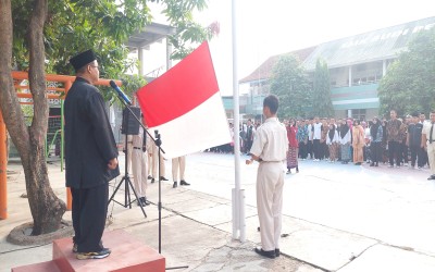 Upacara Bendera Dalam Rangka Memperingati Hari Pahlawan di SMK Budi Perkasa