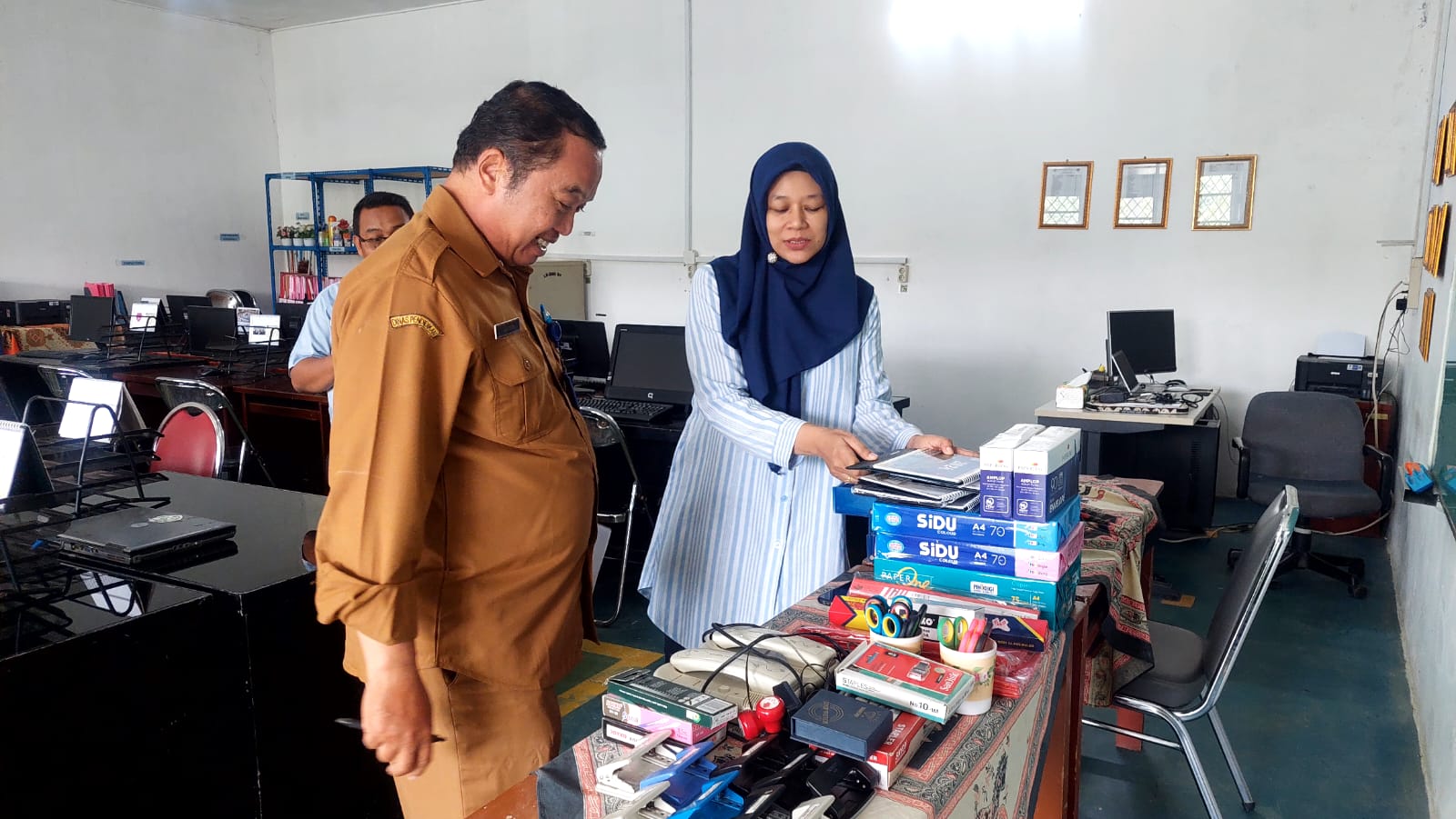 Verifikasi TUK (Tempat Uji Kompetensi) Keahlian Oleh Pengawas Di SMK ...